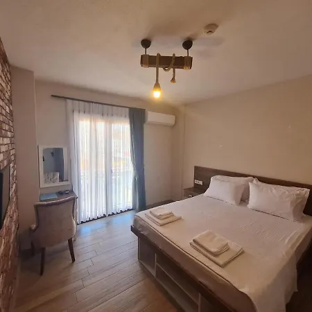 Ferahi Evler * Cunda